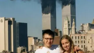 Posado frente a las Torres Gemelas