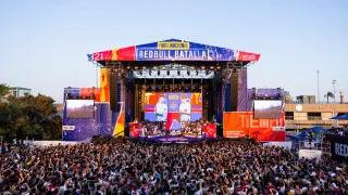 Escenario y público de la final nacional de la Red Bull Batalla 2025, este sábado en Barcelona