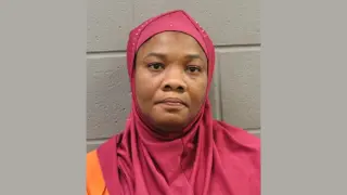 Gbemisola Akayinode, la madre que dejó a su hija de nueve años durante más de ocho horas en su coche en pleno verano en Texas (EEUU).