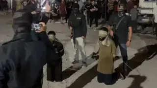 Momento en que Hamás ejecuta a tres miembros de Abu Shabab.