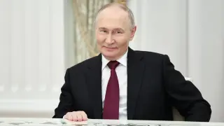El presidente de Rusia, Vladimir Putin, este martes durante su reunión en el Kremlin con el enviado especial de EEUU, Steve Witkoff.