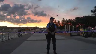 Cordón policial en la playa de Bondi, en Sídney, Australia.