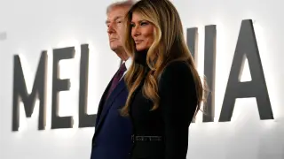 El presidente Donald Trump y la primera dama Melania Trump llegan al estreno de la película «Melania» en el Centro John F. Kennedy para las Artes Escénicas, el jueves 29 de enero de 2026, en Washington.