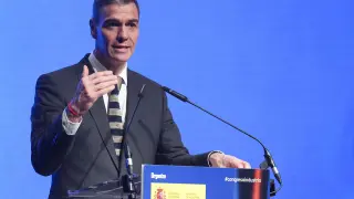 BILBAO, 05/02/2026.- El presidente del Gobierno, Pedro Sánchez, interviene durante la clausura el Congreso Nacional de Industria, que acoge una mesa de debate en la que los principales directivos de compañías como Telefónica, Repsol y Siemens, entre otras, comparten su visión sobre los grandes retos y oportunidades de la industria española. EFE/Luis Tejido