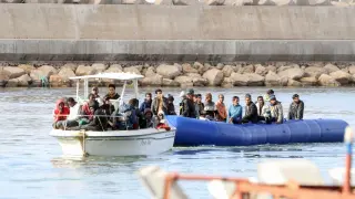 Rescate de migrantes en Garabouli, Libia.