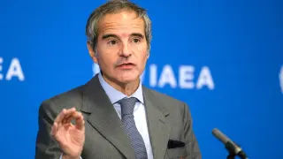 VIENNA (Austria), 02/03/2026.- Director General of the International Atomic Energy Agency (IAEA) Rafael Mariano Grossi gestures while attending a press conference during an IAEA Board of Governors meeting at the IAEA headquarters in Vienna, Austria, 02 March 2026. (Viena) EFE/EPA/MAX SLOVENCIK