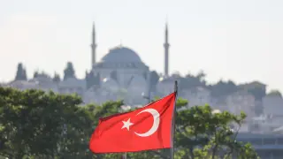 01/06/2025 TURKEY, ISTANBUL - JUNE 1, 2025: A Turkish flag is seen in central IstanbulPOLITICA Europa Press/Contacto/Alexander Ryumin