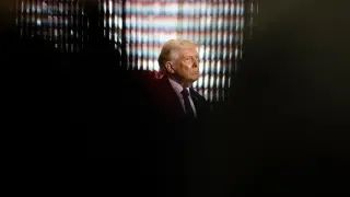 El presidente Donald Trump en el escenario de Verst Logistics el miércoles 11 de marzo de 2026, en Hebron, Kentucky.