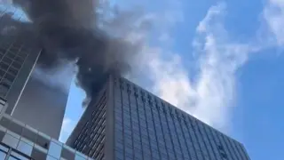 Incendio en el centro de Nueva York que ha obligado a cortar acceso al desfile de San Patricio
