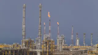 EEUU e Israel bombardean el yacimiento de gas más grande del mundo e Irán responde con un ataque contra Qatar y Arabia Saudí