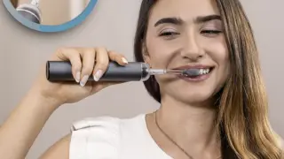 Un cepillo eléctrico ofrece limpieza profunda.