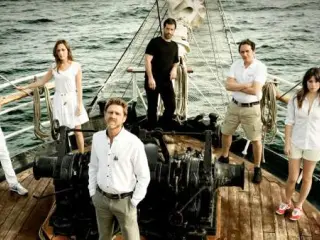 Los protagonistas de 'El Barco', en una estampa muy a lo 'Perdidos'.