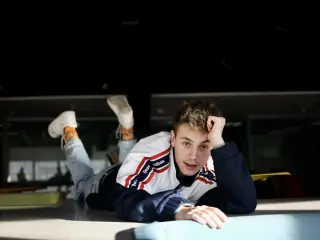 Los concursantes de Operaci&oacute;n Triunfo 2020 vivieron la que ha sido, sin lugar a dudas, la edici&oacute;n m&aacute;s extra&ntilde;a del la historia del formato por culpa de la pandemia del coronavirus, que hizo que fuera paralizada para luego reanudarla. Sin embargo, ha lanzado al mercado musical a un ramillete artistas que est&aacute;n dando mucho que hablar. Entre ellos, Hugo, con gran proyecci&oacute;n y un buen pu&ntilde;ado de fans a sus espaldas. Y esto solo acaba de empezar...