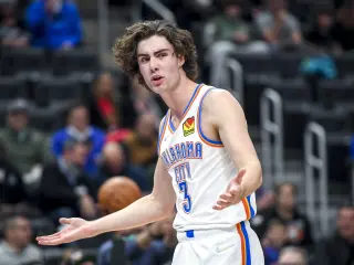 Josh Giddey jugando para OKC Thunder