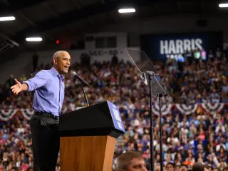 El expresidente de EE UU, Barack Obama, en el mitin de este jueves en Pittsburgh.