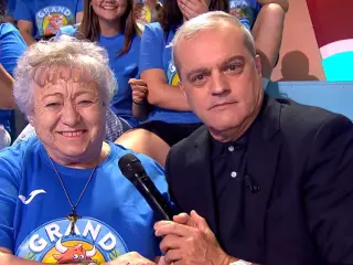 Ramón García, en 'El Grand Prix', junto a una mujer llamada Uge.