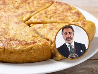 Collage formado por la imagen de fondo de una tortilla de patata y otra de Juan del Val