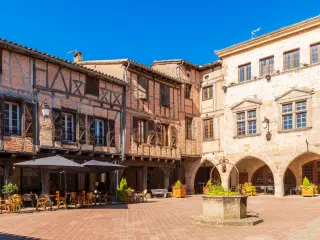 Castelnau-de-Montmiral is a French commune located in the northwest of the Tarn department, in the Occitanie region. Historically and culturally, the commune is in the Gaillac region, a region renowned for the quality of its wines.