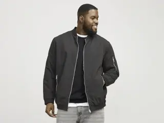 El estilo de JACK & JONES a precio de saldo.