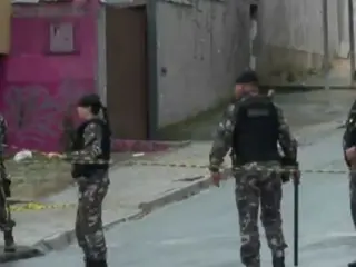 Policía militarizada en el lugar del suceso en Curitiba, Brasil.