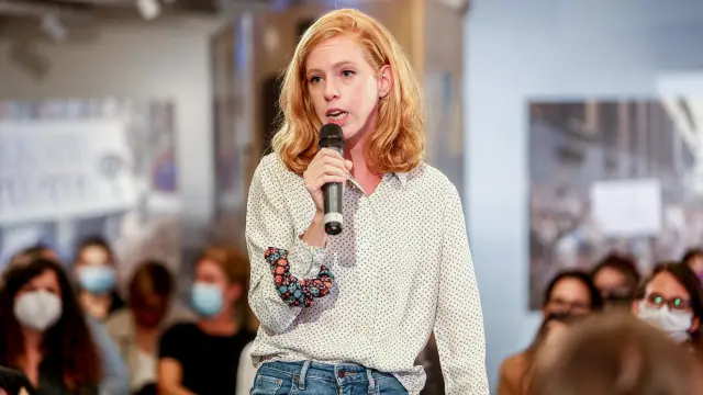 La secretaria de Organización de Podemos, Lilith Verstrynge, interviene en el encuentro 'El feminismo de la cuarta ola: una nueva generación de derechos feministas', en el Espacio Bertelsmann, a 1 de octubre de 2021, en Madrid (España).