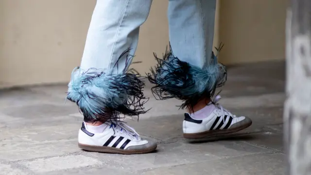 La próxima temporada no pararemos de ver las Adidas Samba.