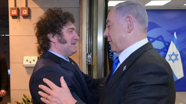 javier-milei-y-benjamin-netanyahu-se-saludan-durante-la-primera-visita-oficial-del-argentino-a-israe