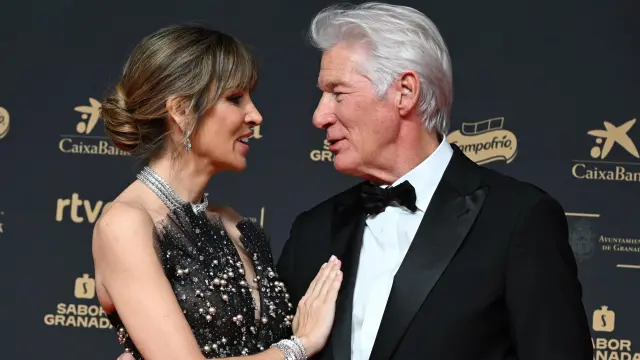 Richard Gere y su mujer Alejandra Silva en los Premios Goya 2025