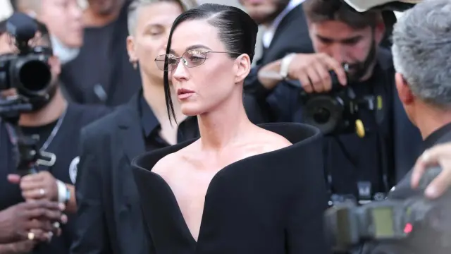 Katy Perry en el desfile de Balenciaga Alta Costura HC FW25
