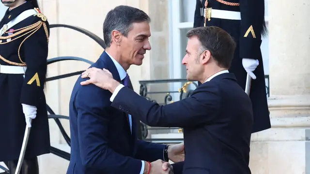 06/01/2026 Pedro Sánchez junto a Emmanuel Macron en su llegada a la reunión de la Coalición de Voluntarios.
POLITICA
FERNANDO CALVO