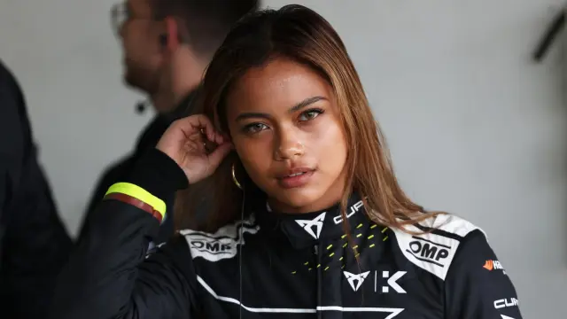 Bianca Bustamante, piloto probadora de Cupra Kiro en Fórmula E