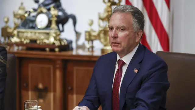WASHINGTON (United States), 26/03/2026.- United States special envoy for peace missions Steve Witkoff looks on during a cabinet meeting hosted by President Trump in the Cabinet Room of the White House in Washington, DC, USA, 26 March 2026. (Estados Unidos) EFE/EPA/WILL OLIVER / POOL