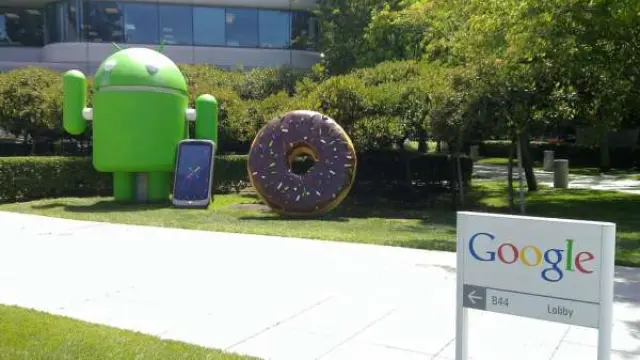 La mascota de Android a las afueras de las oficinas de Google.