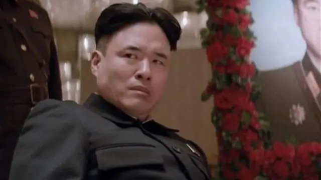 Kim Jong-un en 'The Interview' interpretado por Randall Park