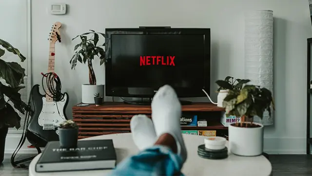 Puedes administrar los perfiles de Netflix para que tu hijo no tenga al alcance contenido inapropiado para su edad