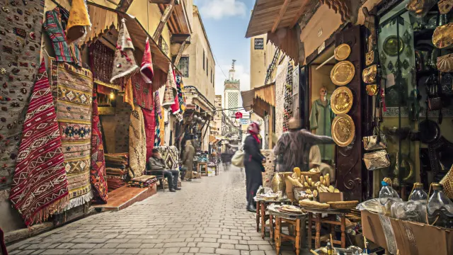 Qué visitar en Fez, la ciudad con una de las medinas mejor conservadas del mundo árabe