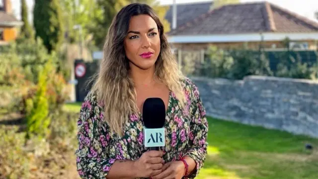 Así es Adriana Dorronsoro, la reportera del Club Social de 'El programa de Ana Rosa'