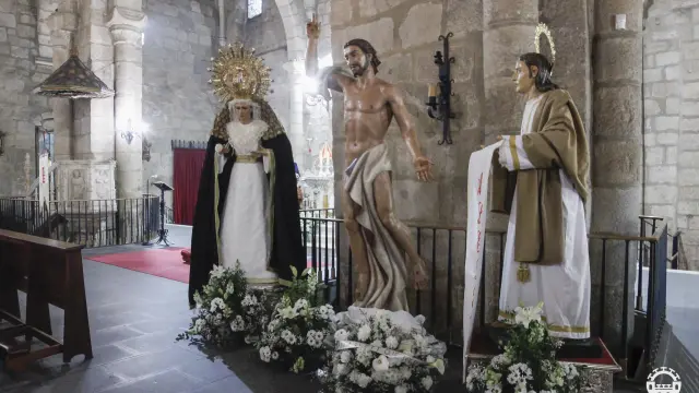 Imágenes procesionales del Domingo de Resurrección en Mérida.