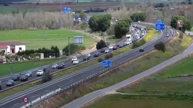 Retenciones en la A-6 a la altura de Tordesillas por dos accidentes de tráfico.