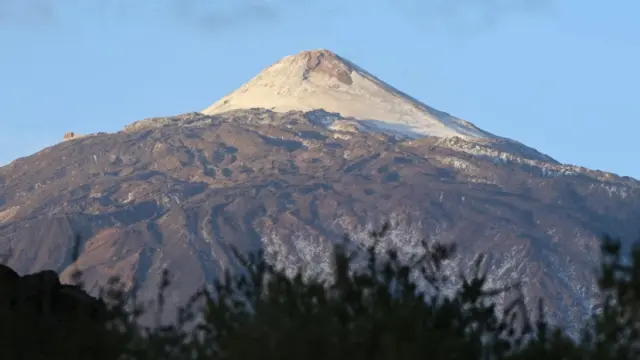 Vista lejana del Teide