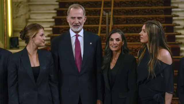 El 'look de madre orgullosa' de la reina Letizia para los Premios Princesa  de Girona con un traje asequible de Mango
