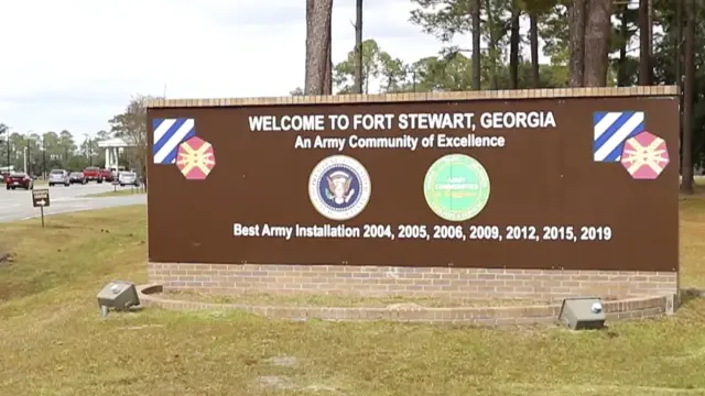 Entrada de la base militar de Fort Stewart, en Georgia, EEUU.