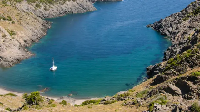 Cala Taballera, en la provincia de Girona (Cataluña, España)