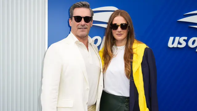Jon Hamm y Anna Osceola en la final del US Open.