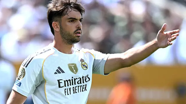 Raúl Asencio durante el Mundial de Clubes con el Real Madrid.