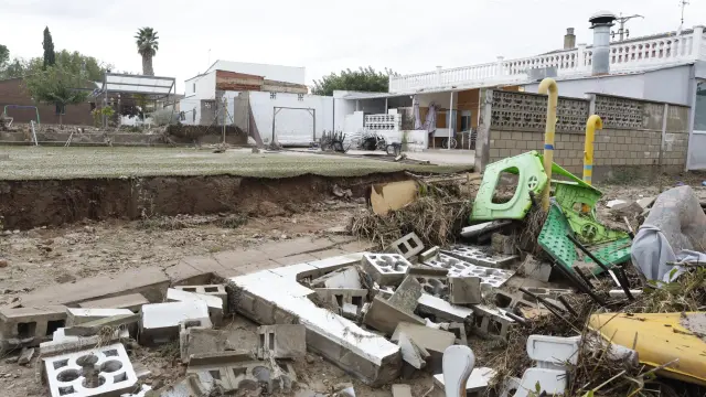 Inundaciones en la zona de Santa Fe, Zaragoza, este lunes.