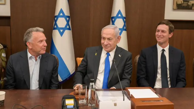 JERUSALEM, Oct. 10, 2025 Israeli Prime Minister Benjamin Netanyahu (C), U.S. Special Envoy to the Middle East Steve Witkoff (L) and U.S. President Donald Trump's son-in-law Jared Kushner attend a government meeting in Jerusalem on Oct. 9, 2025.. The Israeli government on early Friday approved a ceasefire deal with Hamas to end the war in Gaza and secure the release of all remaining hostages. (Ma'ayan Toaf/GPO/Handout via Xinhua) (Credit Image: å© Chen Junqing/Xinhua via ZUMA Press)