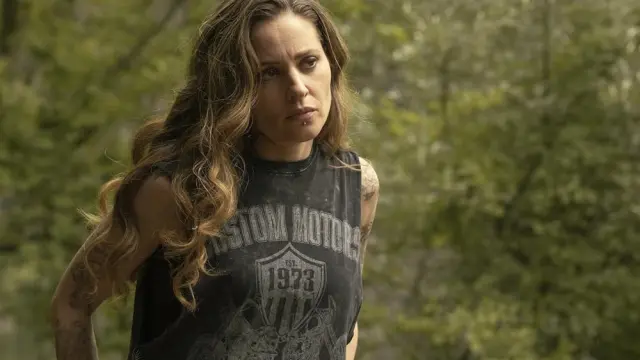 Margarita Levieva es Eryn contacto clave con los Dark Hearts en 'Task'