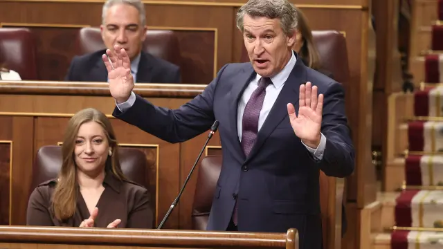 22/10/2025 El presidente del Partido Popular, Alberto Núñez Feijóo, interviene durante una sesión de control al Gobierno, en el Congreso de los Diputados, a 22 de octubre de 2025, en Madrid (España). El Gobierno se enfrenta de nuevo a preguntas relacionadas con la estabilidad económica por la falta de presupuestos generales. Además, se presentan iniciativas no de ley sobre teletrabajo rural y control telemático en casos de violencia de género.
POLITICA
Eduardo Parra - Europa Press