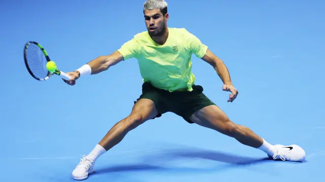Carlos Alcaraz durante las semifinales de la Copa de Maestros 2025
